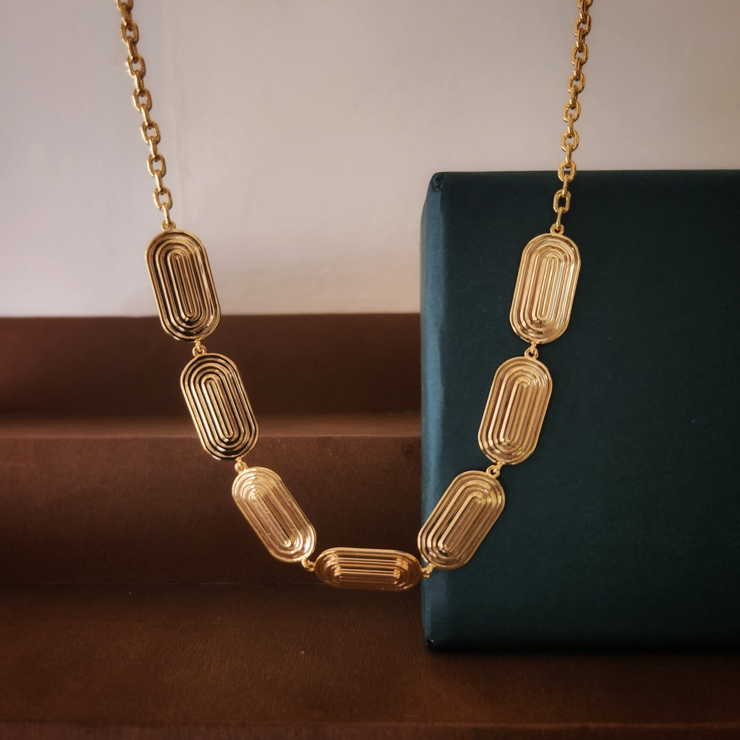 Oblong Choker