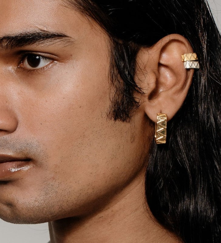 Delta earcuff