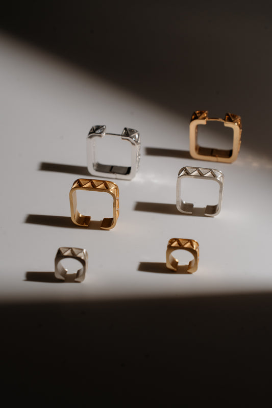 Delta earcuff